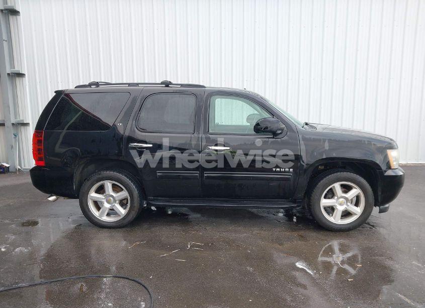 Photo 13 of 2010 Chevrolet Tahoe LT (VIN 1GNUCBE05AR114061)