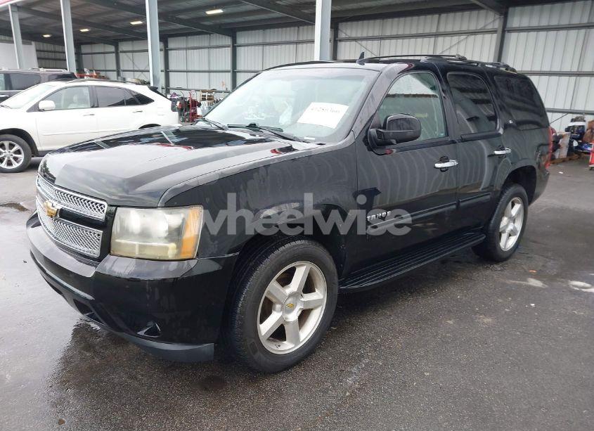 Photo 2 of 2010 Chevrolet Tahoe LT (VIN 1GNUCBE05AR114061)