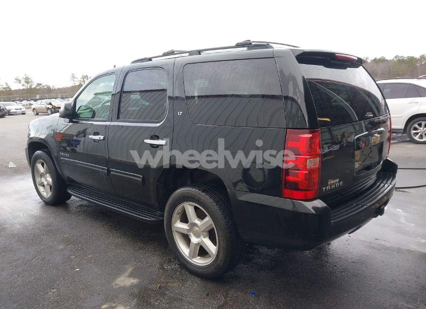 Photo 3 of 2010 Chevrolet Tahoe LT (VIN 1GNUCBE05AR114061)