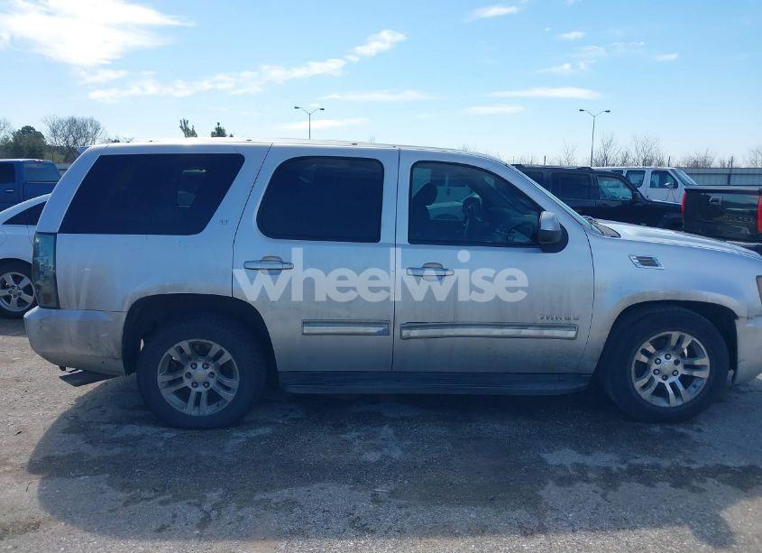 Photo 13 of 2010 Chevrolet Tahoe LT (VIN 1GNUCBE06AR172499)