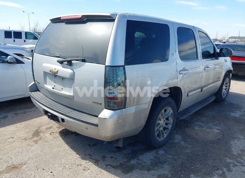 Photo 4 of 2010 Chevrolet Tahoe LT (VIN 1GNUCBE06AR172499)