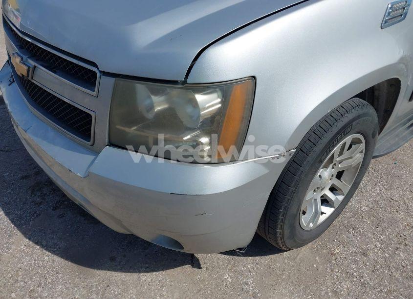 Photo 6 of 2010 Chevrolet Tahoe LT (VIN 1GNUCBE06AR172499)