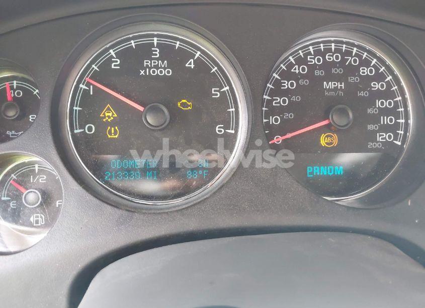 Photo 7 of 2010 Chevrolet Tahoe LT (VIN 1GNUCBE06AR172499)