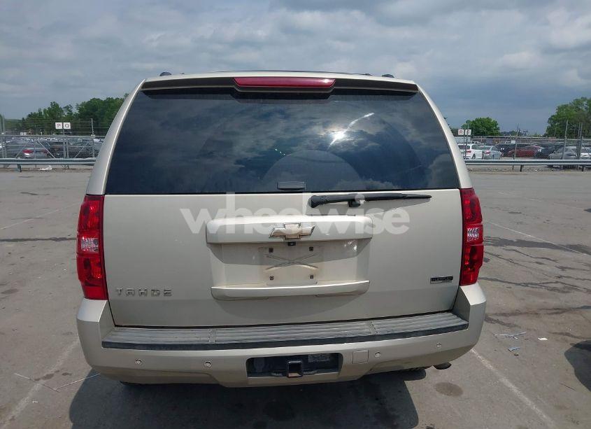 Photo 17 of 2010 Chevrolet Tahoe LT (VIN 1GNUCBE09AR216446)