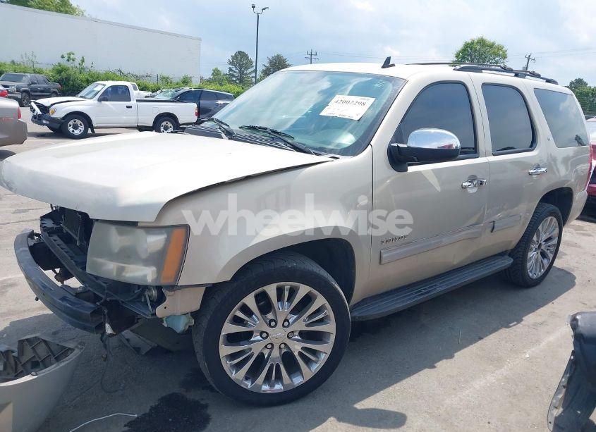 Photo 2 of 2010 Chevrolet Tahoe LT (VIN 1GNUCBE09AR216446)