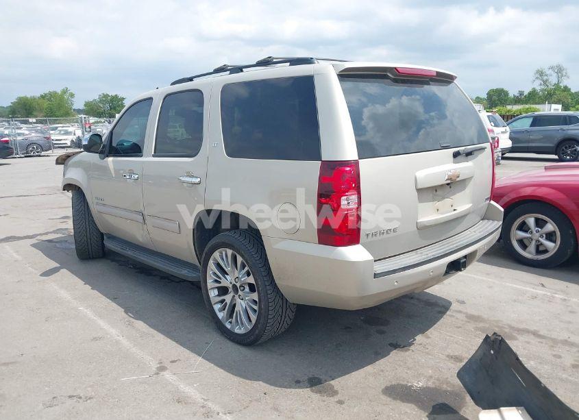 Photo 3 of 2010 Chevrolet Tahoe LT (VIN 1GNUCBE09AR216446)
