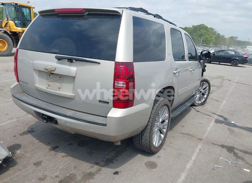 Photo 4 of 2010 Chevrolet Tahoe LT (VIN 1GNUCBE09AR216446)