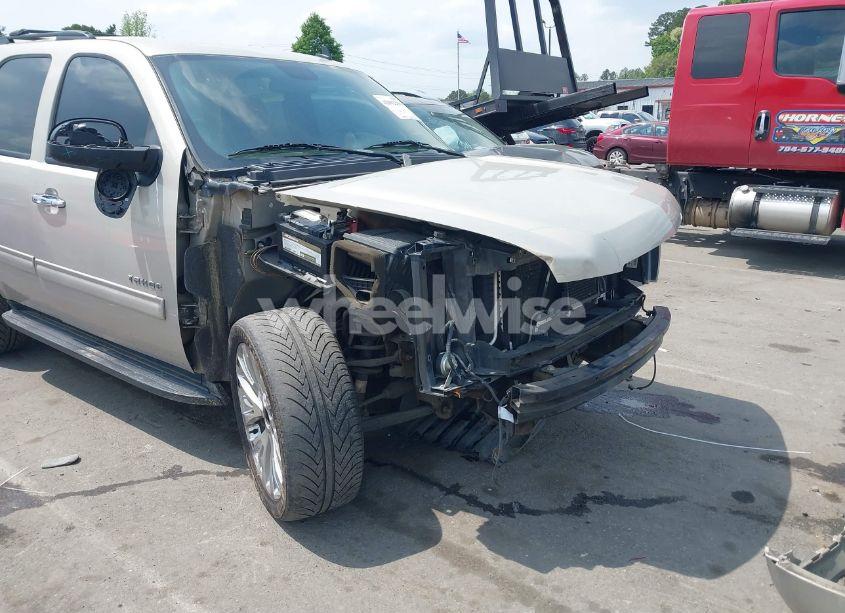 Photo 6 of 2010 Chevrolet Tahoe LT (VIN 1GNUCBE09AR216446)