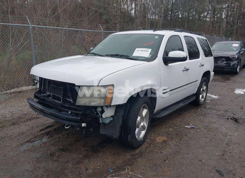 Photo 2 of 2010 Chevrolet Tahoe LTZ (VIN 1GNUCCE00AR192124)