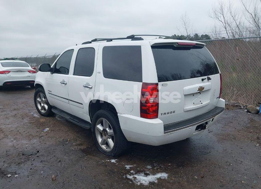 Photo 3 of 2010 Chevrolet Tahoe LTZ (VIN 1GNUCCE00AR192124)