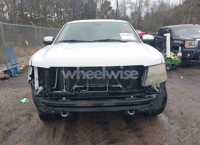 Photo 6 of 2010 Chevrolet Tahoe LTZ (VIN 1GNUCCE00AR192124)