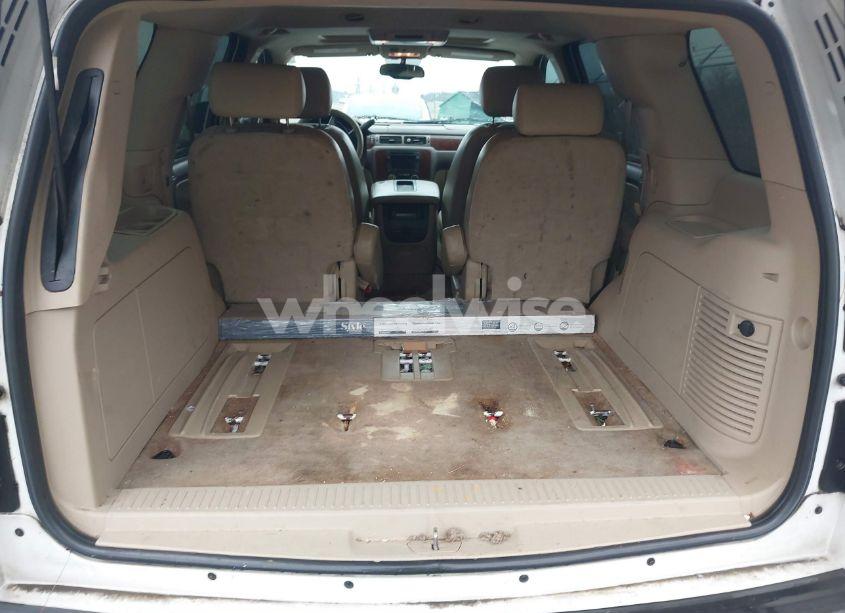 Photo 8 of 2010 Chevrolet Tahoe LTZ (VIN 1GNUCCE00AR192124)