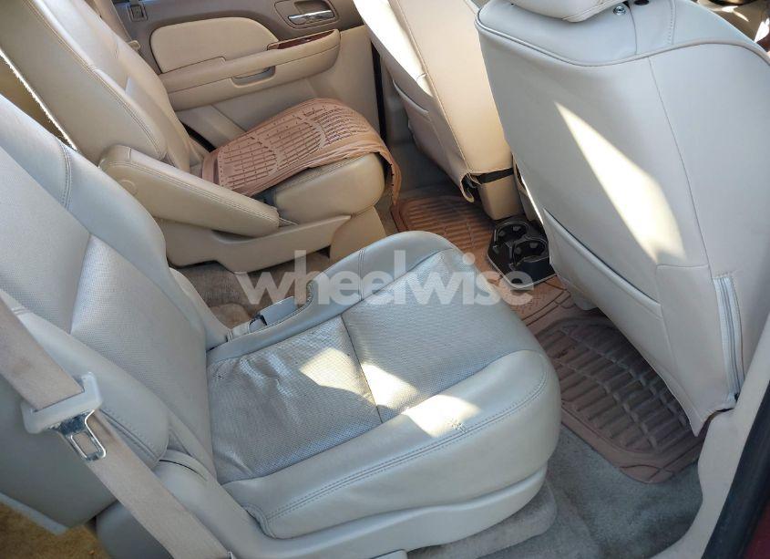 Photo 8 of 2010 Chevrolet Tahoe LTZ (VIN 1GNUCCE03AR183627)