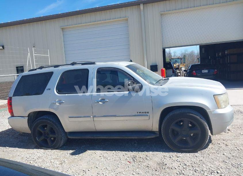 Photo 13 of 2010 Chevrolet Tahoe LTZ (VIN 1GNUCCE05AR176503)