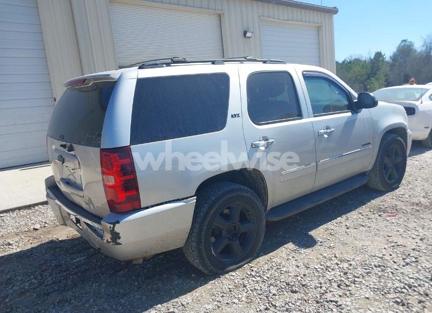 Photo 4 of 2010 Chevrolet Tahoe LTZ (VIN 1GNUCCE05AR176503)