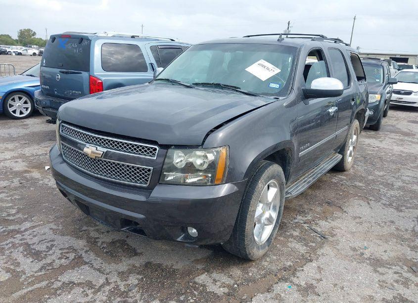 Photo 2 of 2010 Chevrolet Tahoe LTZ (VIN 1GNUCCE08AR164913)