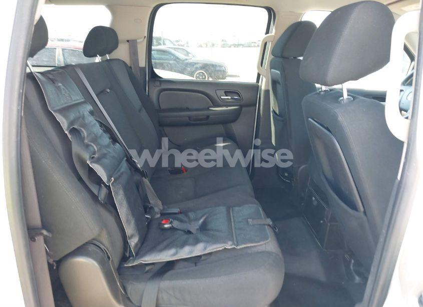 Photo 8 of 2010 Chevrolet Suburban 1500 COMMERCIAL FLEET (VIN 1GNUCHE01AR224737)