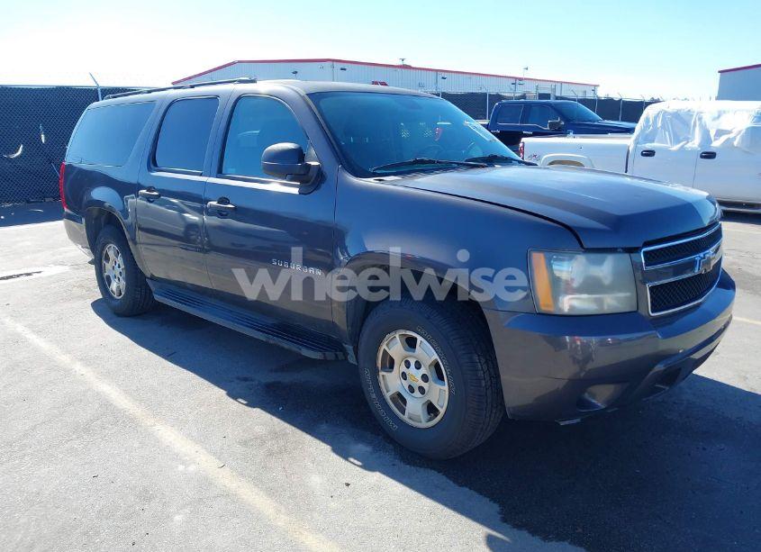 2010 Chevrolet Suburban 1500 LS (VIN 1GNUCHE07AR125498) main photo
