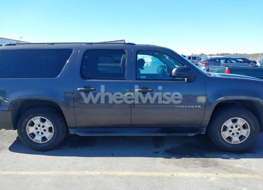 Photo 13 of 2010 Chevrolet Suburban 1500 LS (VIN 1GNUCHE07AR125498)