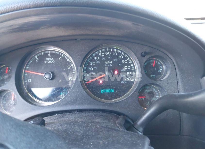 Photo 7 of 2010 Chevrolet Suburban 1500 LS (VIN 1GNUCHE07AR125498)