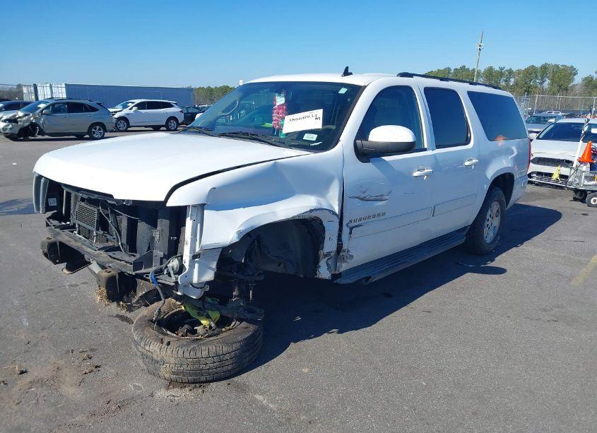 Photo 2 of 2010 Chevrolet Suburban 1500 LS (VIN 1GNUCHE07AR133679)