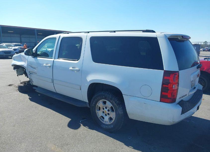 Photo 3 of 2010 Chevrolet Suburban 1500 LS (VIN 1GNUCHE07AR133679)