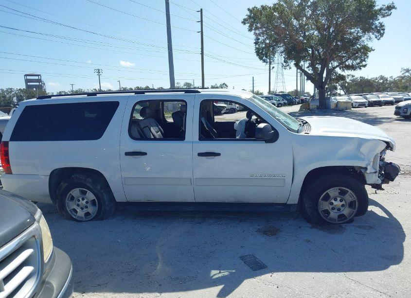 Photo 14 of 2010 Chevrolet Suburban 1500 LS (VIN 1GNUCHE07AR165189)