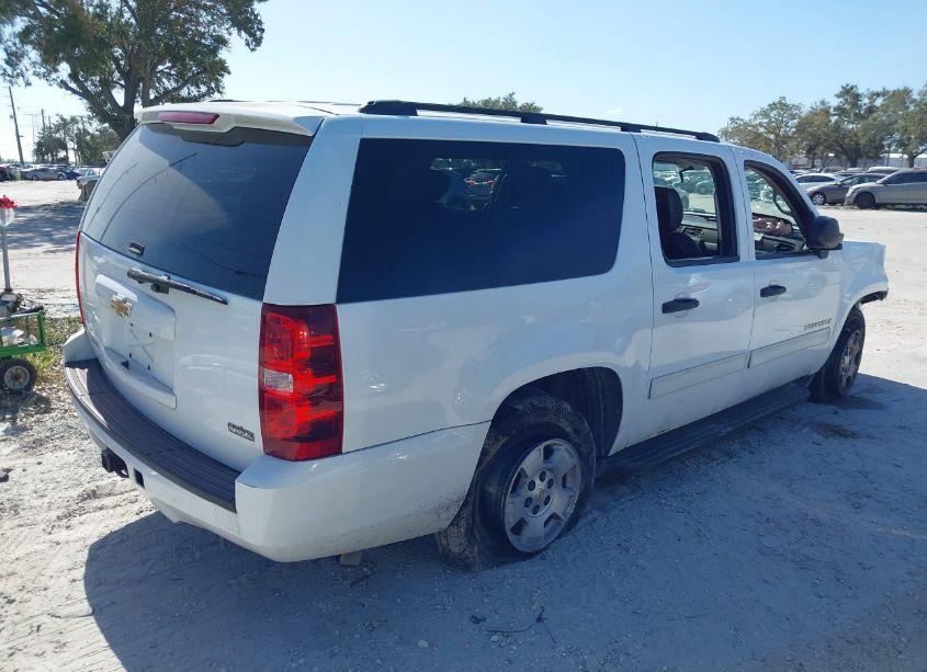 Photo 4 of 2010 Chevrolet Suburban 1500 LS (VIN 1GNUCHE07AR165189)