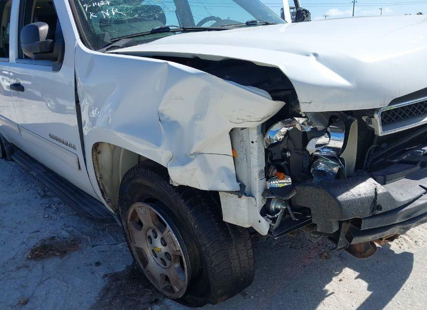 Photo 6 of 2010 Chevrolet Suburban 1500 LS (VIN 1GNUCHE07AR165189)