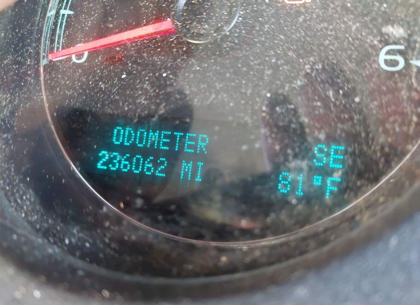 Photo 7 of 2010 Chevrolet Suburban 1500 LS (VIN 1GNUCHE07AR165189)