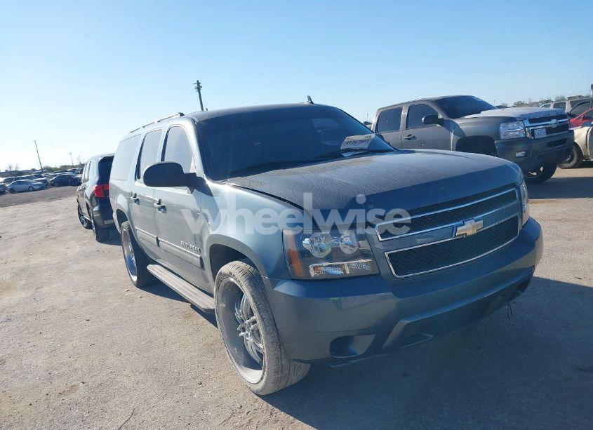 2010 Chevrolet Suburban 1500 LS (VIN 1GNUCHE09AR167462) main photo