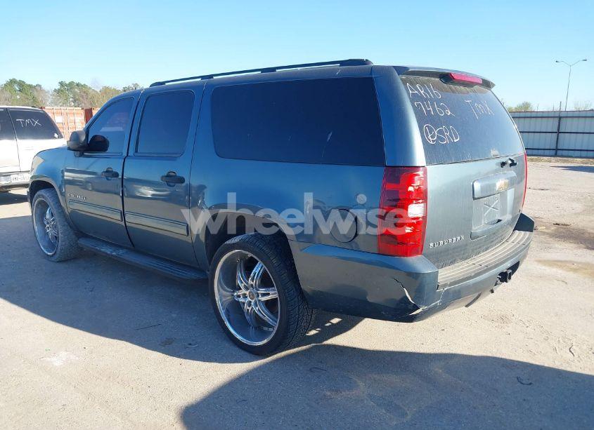Photo 3 of 2010 Chevrolet Suburban 1500 LS (VIN 1GNUCHE09AR167462)