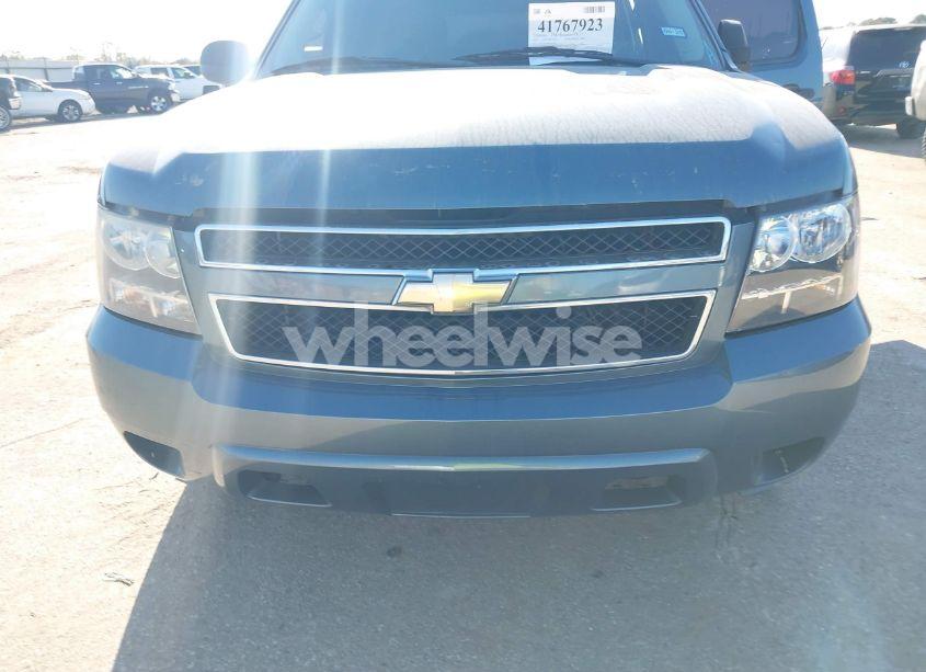 Photo 6 of 2010 Chevrolet Suburban 1500 LS (VIN 1GNUCHE09AR167462)