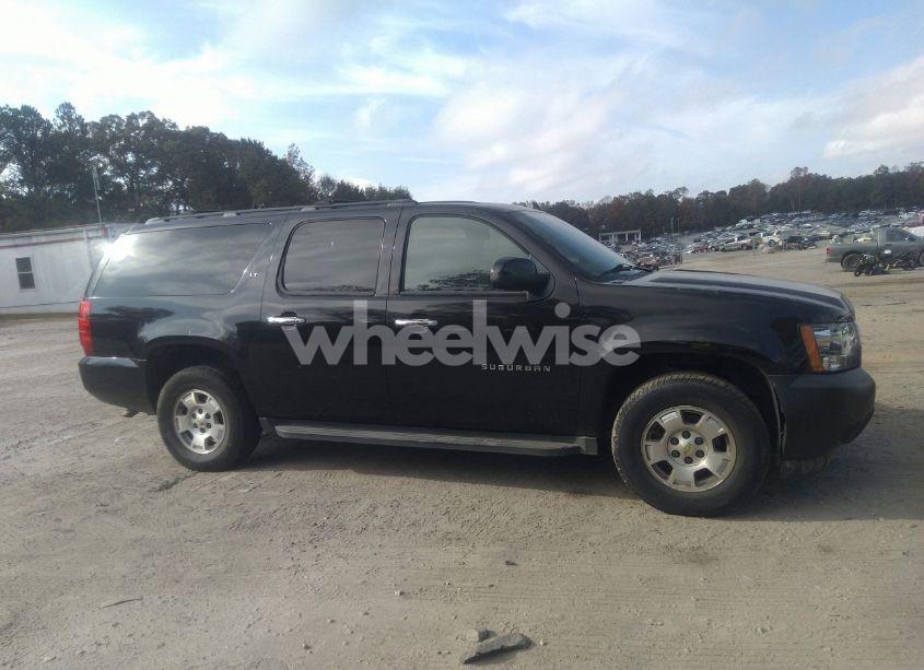 Photo 13 of 2010 Chevrolet Suburban 1500 LT1 (VIN 1GNUCJE01AR196820)