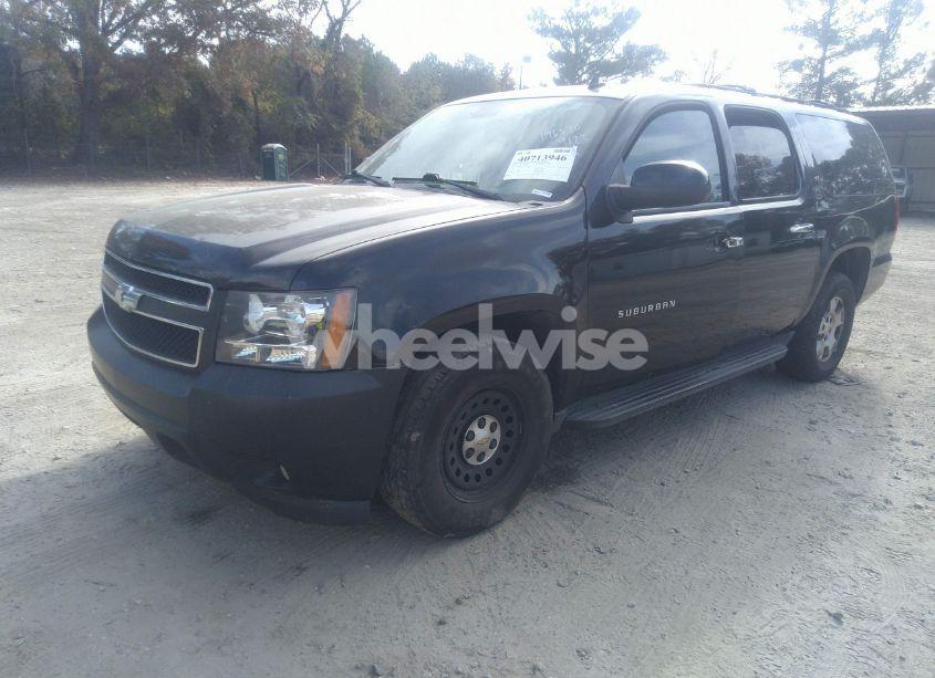 Photo 2 of 2010 Chevrolet Suburban 1500 LT1 (VIN 1GNUCJE01AR196820)