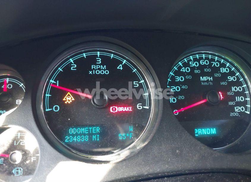 Photo 7 of 2010 Chevrolet Suburban 1500 LT1 (VIN 1GNUCJE01AR196820)