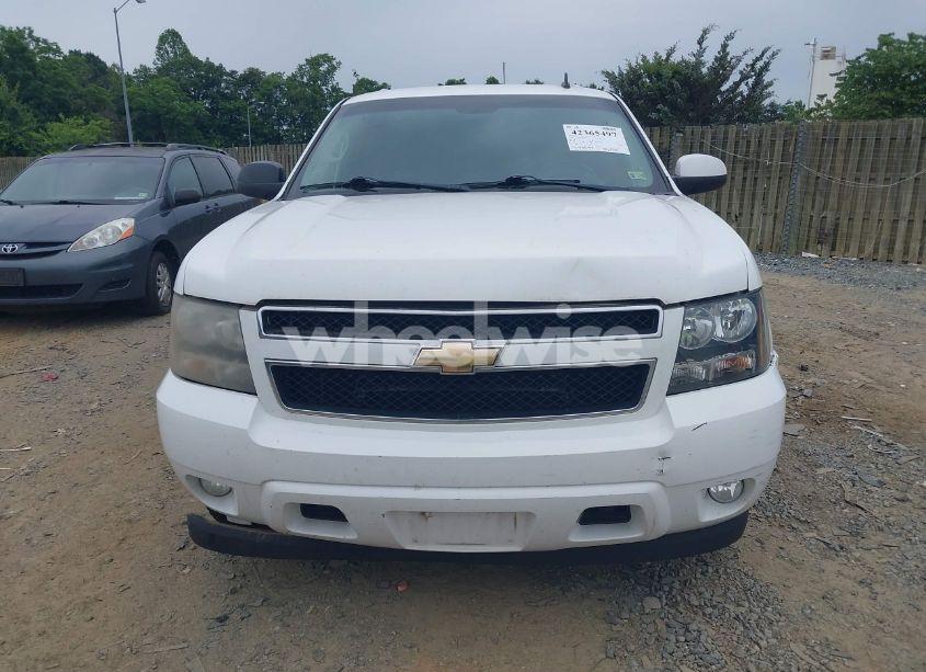 Photo 12 of 2010 Chevrolet Suburban 1500 LT1 (VIN 1GNUCJE01AR199247)