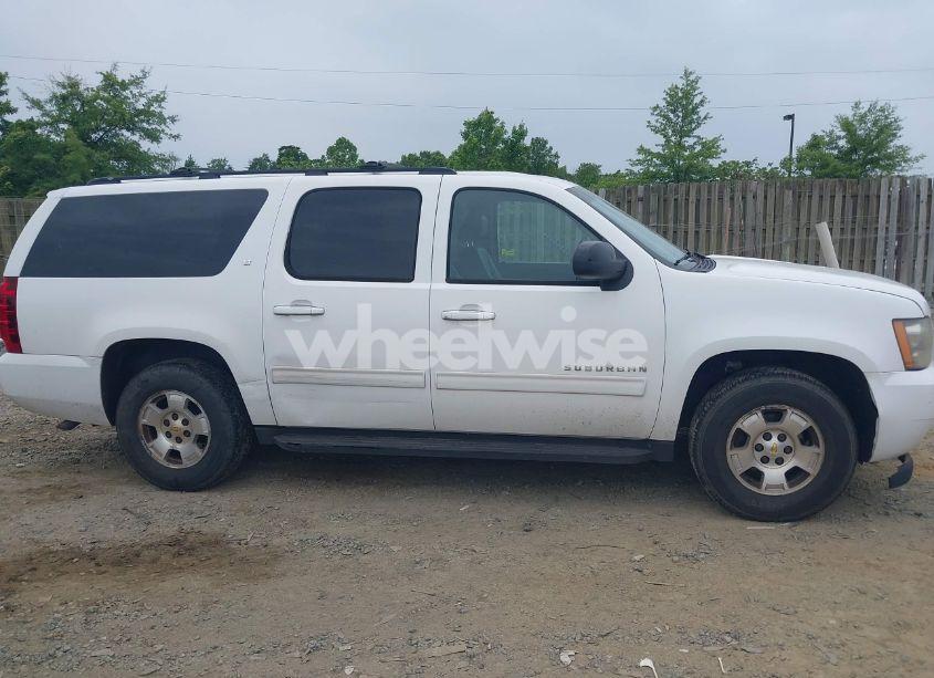 Photo 13 of 2010 Chevrolet Suburban 1500 LT1 (VIN 1GNUCJE01AR199247)