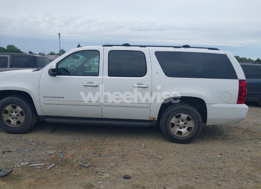 Photo 14 of 2010 Chevrolet Suburban 1500 LT1 (VIN 1GNUCJE01AR199247)