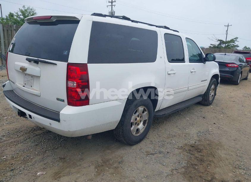 Photo 4 of 2010 Chevrolet Suburban 1500 LT1 (VIN 1GNUCJE01AR199247)