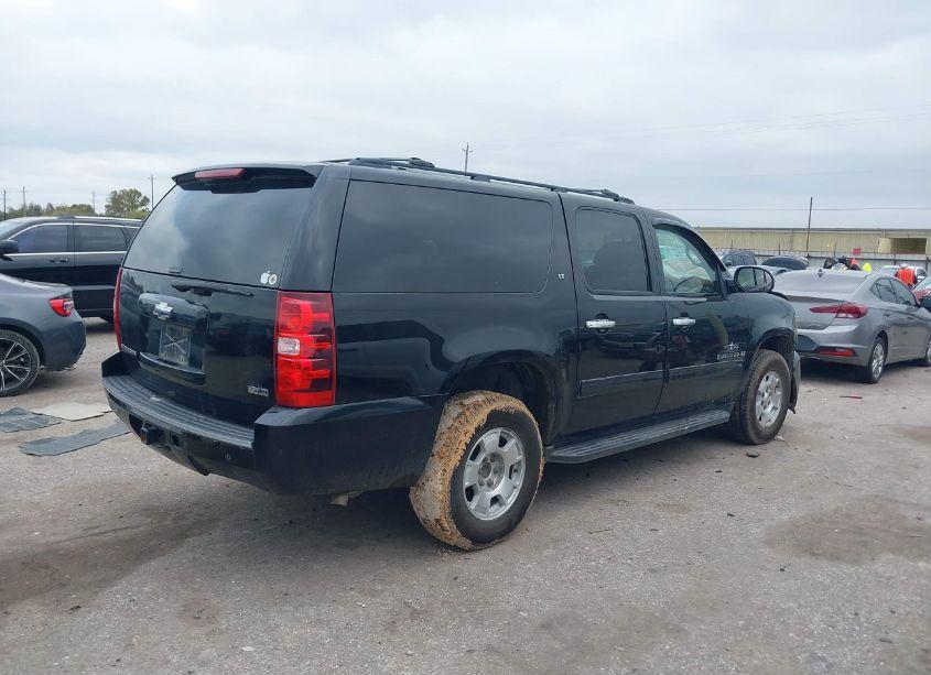 Photo 4 of 2010 Chevrolet Suburban 1500 LT1 (VIN 1GNUCJE01AR225099)
