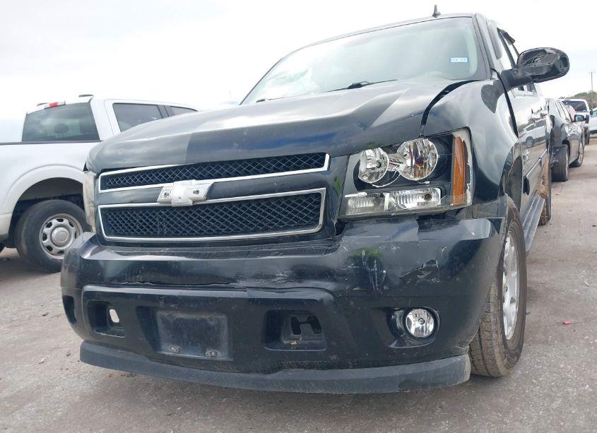 Photo 6 of 2010 Chevrolet Suburban 1500 LT1 (VIN 1GNUCJE01AR225099)