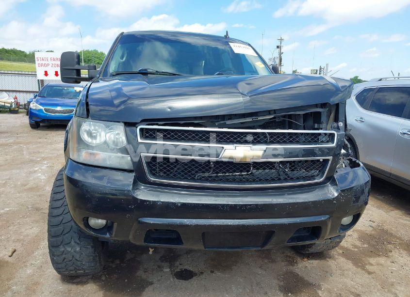 Photo 13 of 2010 Chevrolet Suburban 1500 LT1 (VIN 1GNUCJE08AR133987)