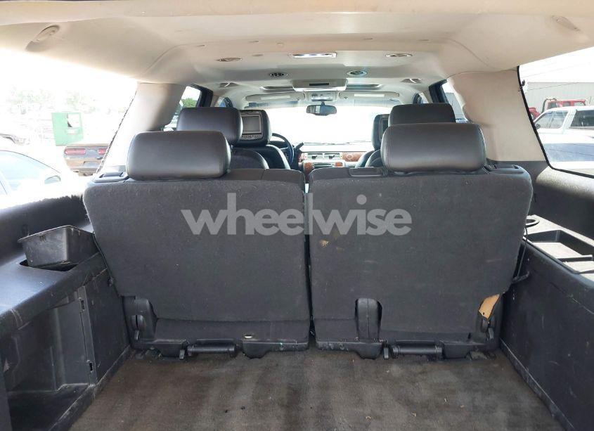 Photo 18 of 2010 Chevrolet Suburban 1500 LT1 (VIN 1GNUCJE08AR133987)