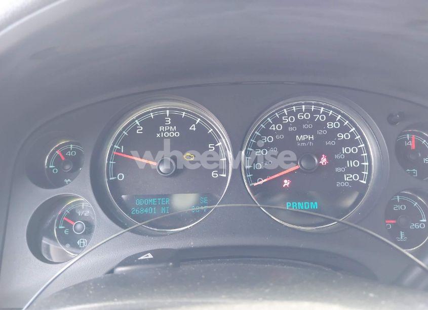 Photo 7 of 2010 Chevrolet Suburban 1500 LT1 (VIN 1GNUCJE08AR133987)