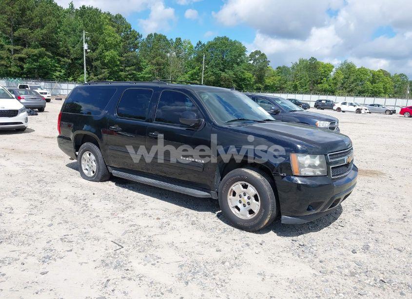 2010 Chevrolet Suburban 1500 LT1 (VIN 1GNUCJE08AR192831) main photo