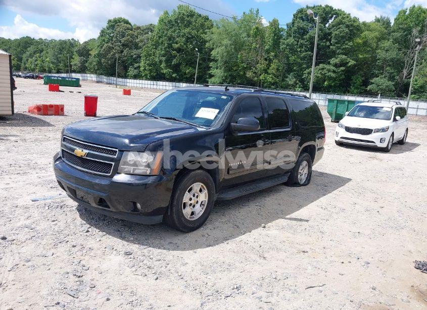 Photo 2 of 2010 Chevrolet Suburban 1500 LT1 (VIN 1GNUCJE08AR192831)