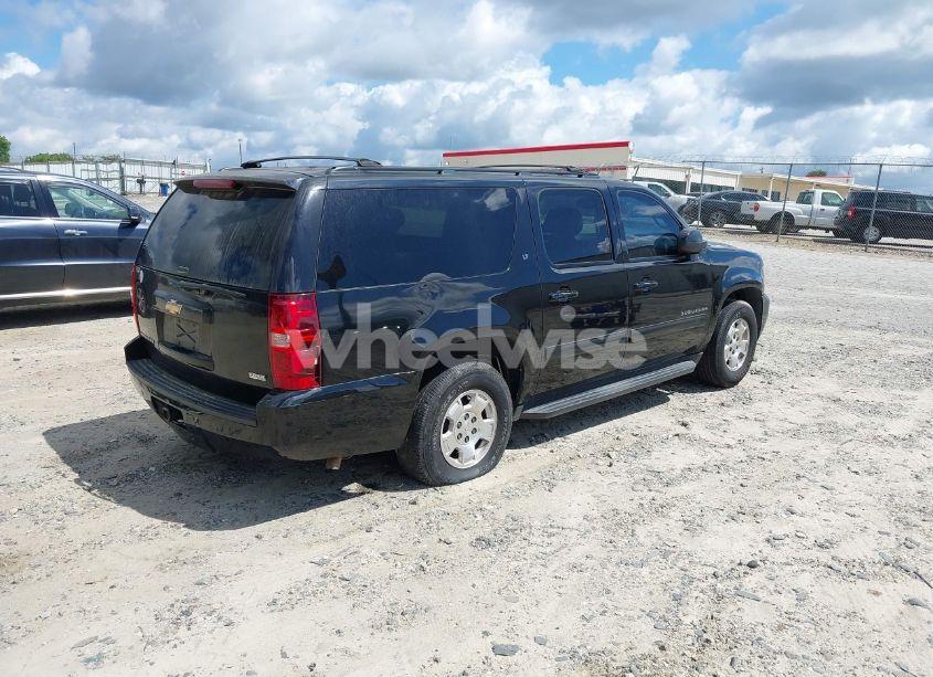 Photo 4 of 2010 Chevrolet Suburban 1500 LT1 (VIN 1GNUCJE08AR192831)