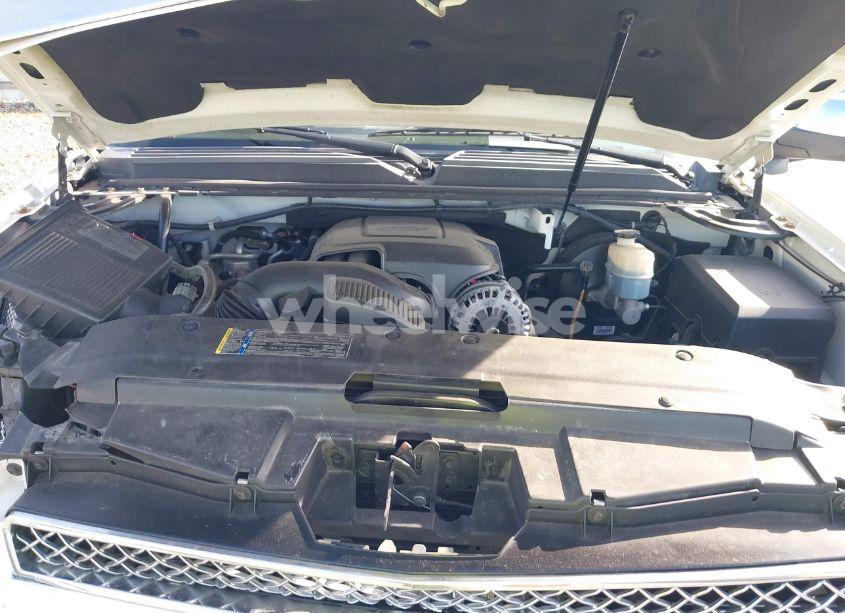 Photo 10 of 2010 Chevrolet Suburban 1500 LTZ (VIN 1GNUCKE00AR176516)