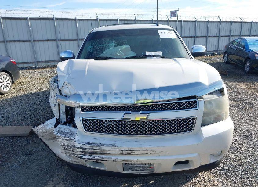 Photo 13 of 2010 Chevrolet Suburban 1500 LTZ (VIN 1GNUCKE00AR176516)